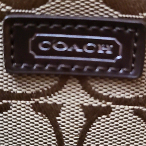 Coach Park Signature Small Wristlet (Coach Outlet #F49471) - Picture 4 of 5